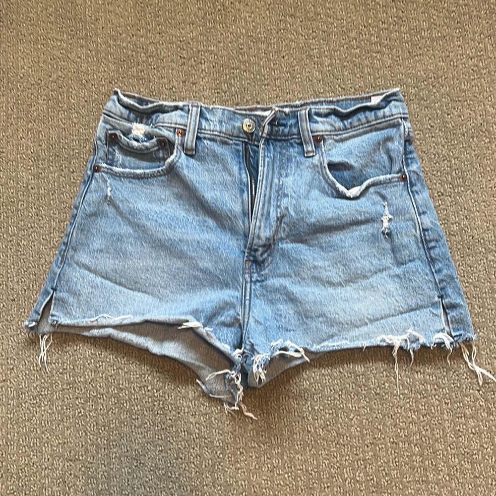 Abercrombie high rise mom short